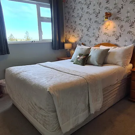 Grey Gables Farmhouse B&B-2